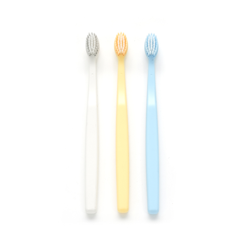 PP 손잡이 초미세 부드러운 PBT 강모 성인 딥 클리닝 유로 표준 충족 칫솔